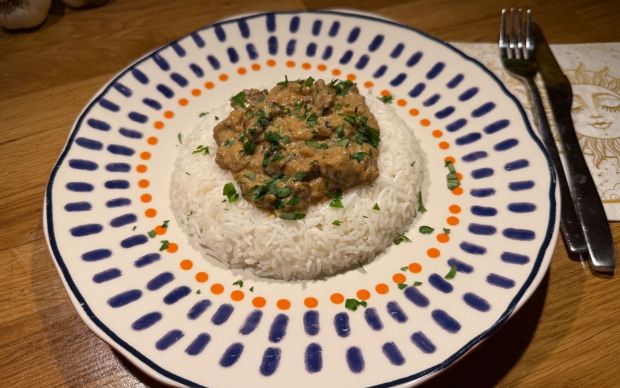 Kremalı Köz Patlıcan Soslu Et Tarifi