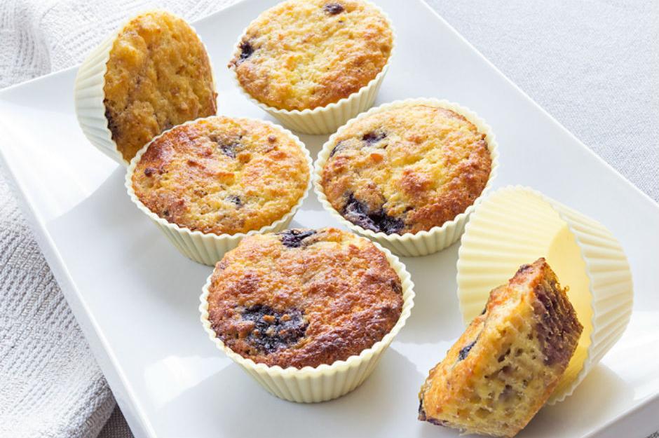 https://yemek.com/tarif/glutensiz-yaban-mersinli-muffin/ | Glutensiz Yaban Mersinli Muffin Tarifi