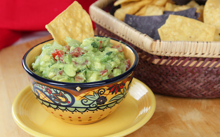 https://yemek.com/tarif/guacamole-sos/ | Guacamole Sos Tarifi