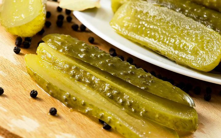 https://yemek.com/tarif/aromali-salatalik-tursusu | Aromalı Salatalık Turşusu Tarifi