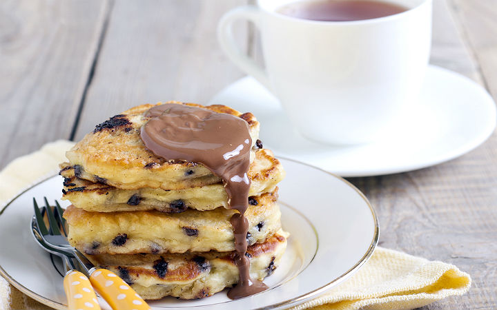 https://yemek.com/tarif/cikolatali-pankek/ | Çikolatalı Pancake Tarifi
