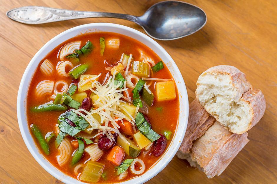 https://yemek.com/tarif/minestrone-corbasi | Minestrone Çorbası Tarifi