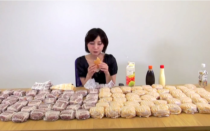 100-hamburger-yiyen-japon-kiz
