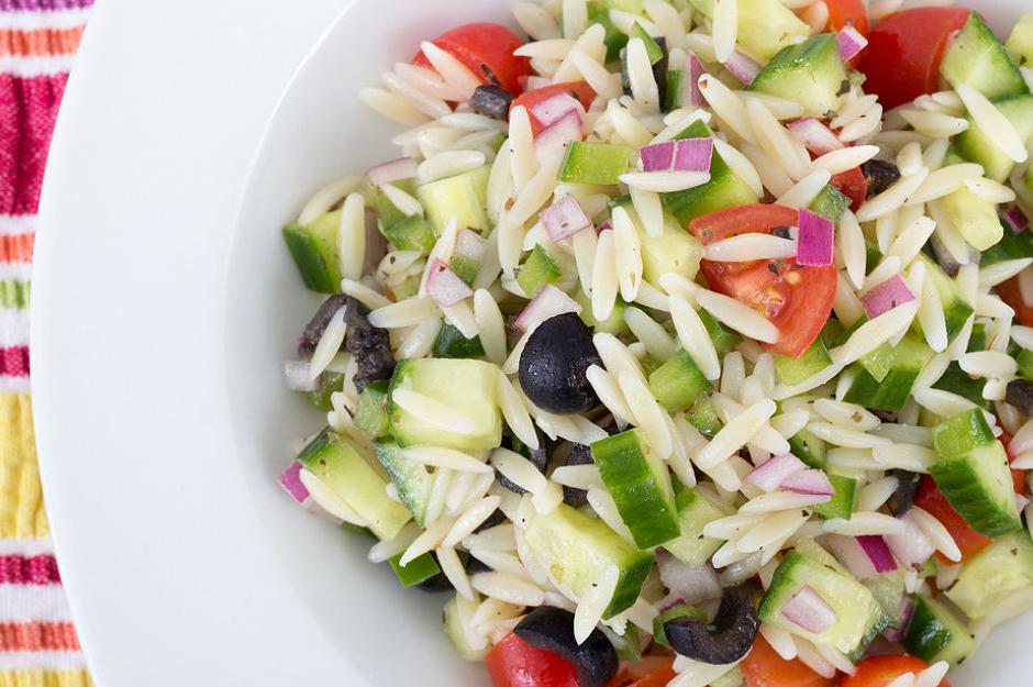 https://yemek.com/tarif/sehriye-salatasi/ | Şehriye Salatası Tarifi