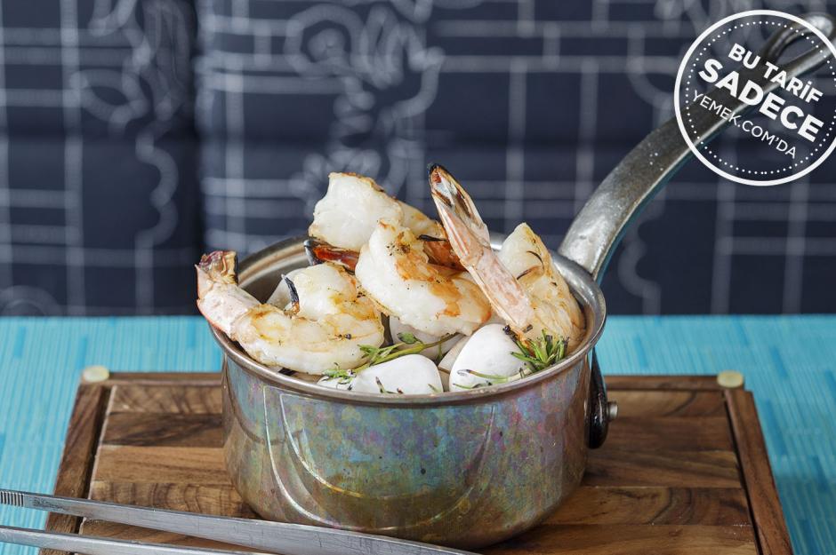 https://yemek.com/tarif/flambe-karides/ | Flambe Karides Tarifi