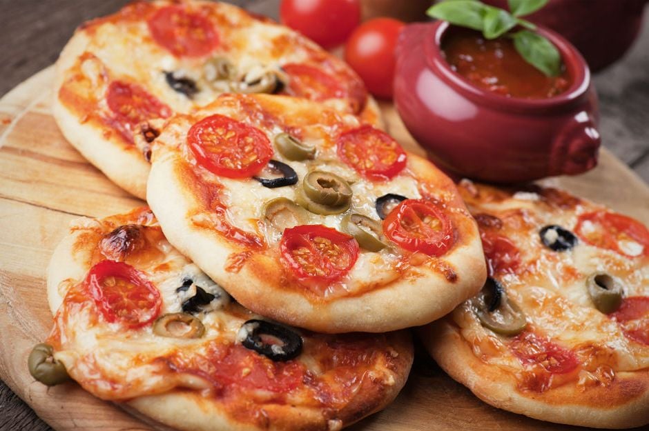 https://yemek.com/tarif/mini-pizza/ | Mini Pizza Tarifi 