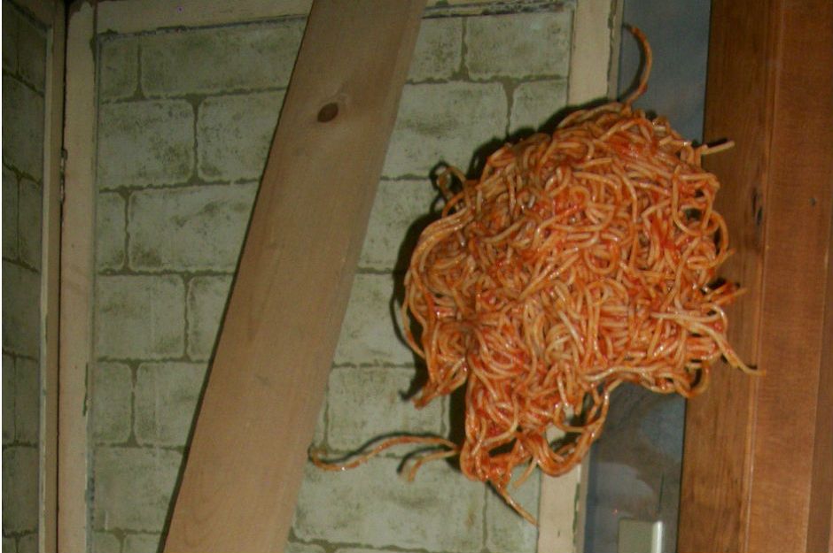 ucan-spagetti-manset