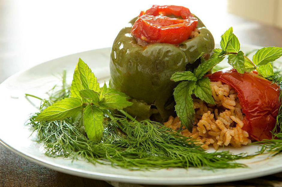 https://yemek.com/tarif/zeytinyagli-biber-dolmasi/ | Zeytinyağlı Biber Dolması Tarifi