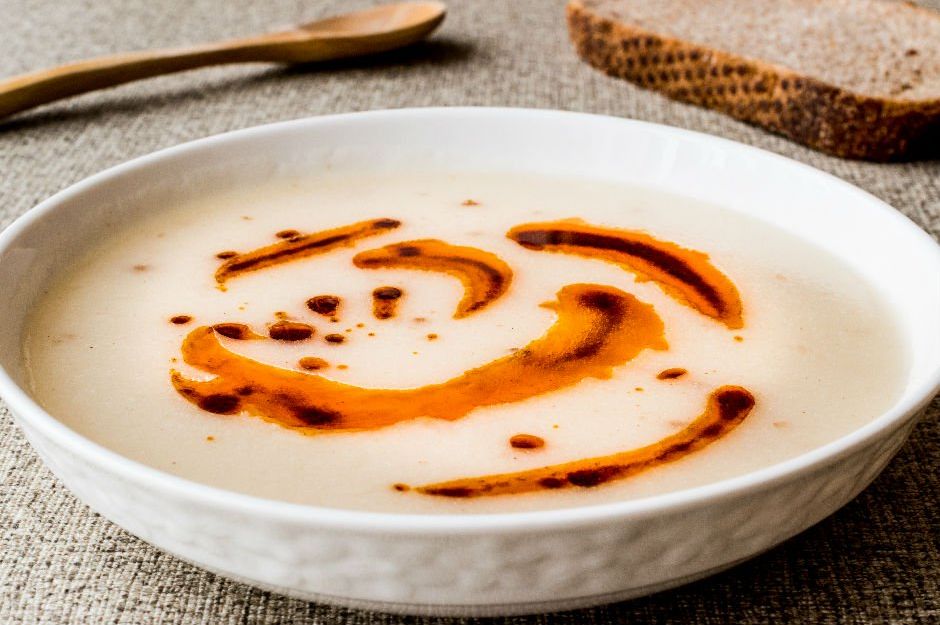 https://yemek.com/tarif/sehriyeli-yogurt-corbasi/ | Şehriyeli Yoğurt Çorbası Tarifi 