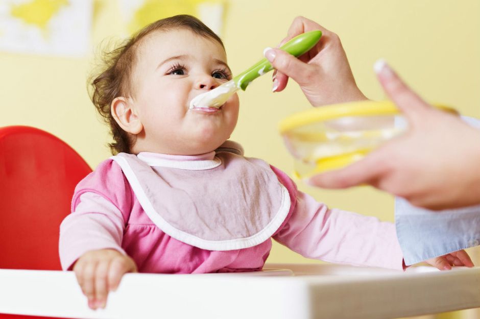 7 aylik bebek gelisimi uyku beslenme asi takvimi yemek com