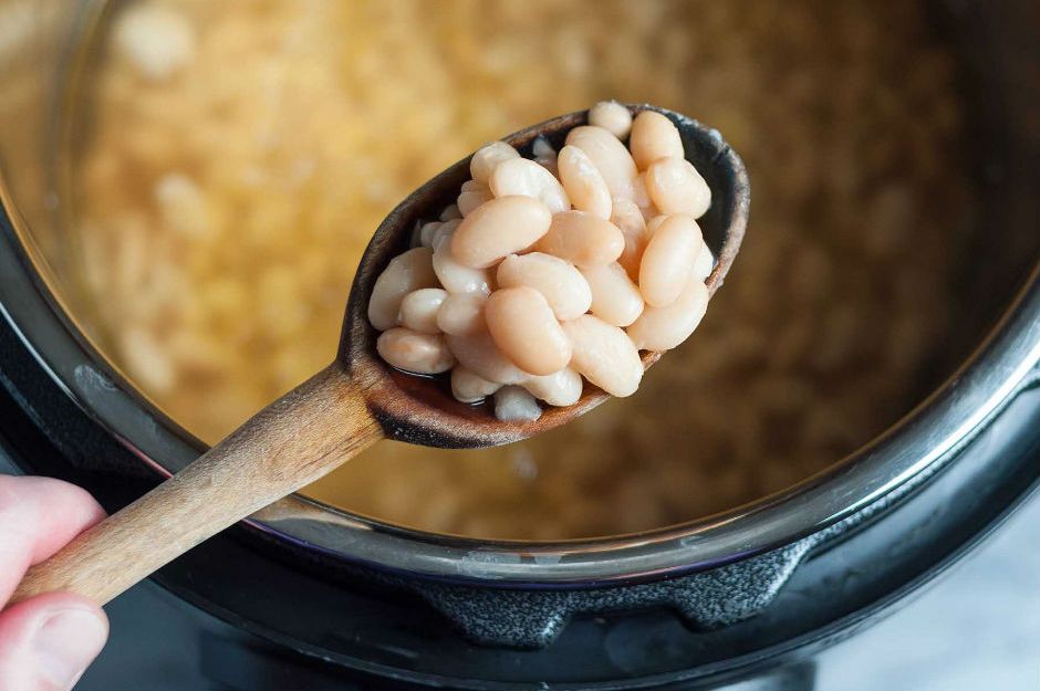 http://www.simplyrecipes.com/recipes/how_to_make_fast_no_soak_beans_in_the_pressure_cooker/ |simplyrecipes.com