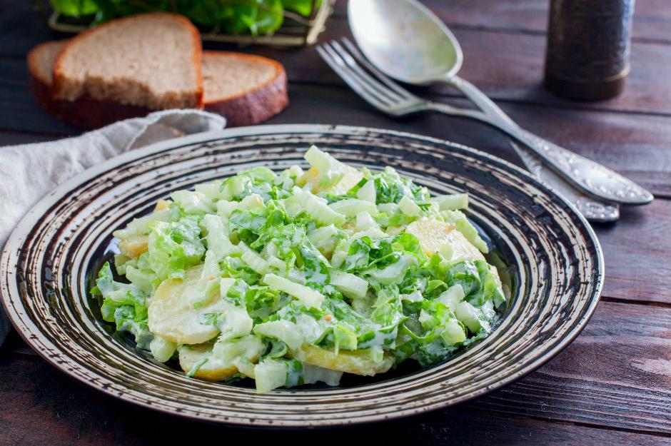 https://yemek.com/tarif/patatesli-kereviz-salatasi/ | Patatesli Kereviz Salatası Tarifi