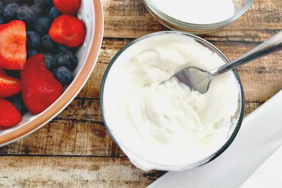 http://sixdollarfamily.com/snack-recipes-easy-fruit-and-yogurt-bites-recipe | sixdollarfamily