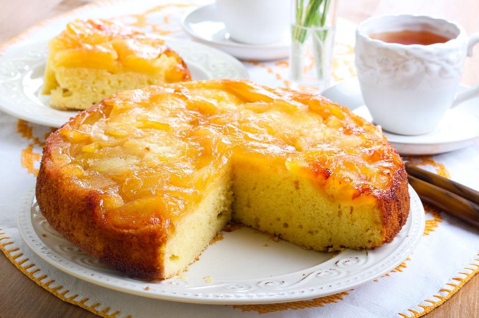 https://yemek.com/tarif/elmali-tarcinli-kek/ | Elmalı Tarçınlı Kek Tarifi