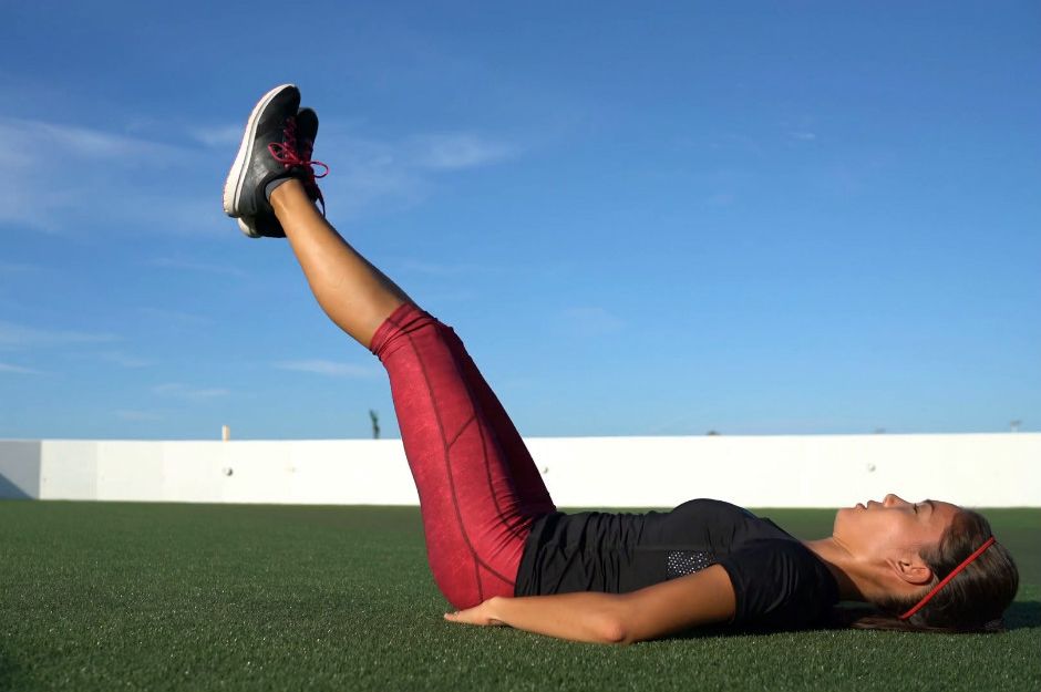 https://es.videoblocks.com/video/fitness-exercise---leg-raise-drop-active-woman-training-abs-muscles-with-double-leg-drops-on-fitness-floor-sport-woman-doing-hard-ab-and-core-workout-with-bodyweight-exercises-in-outdoor-grass-styr2mlmxivrq7f0t | videoblocks