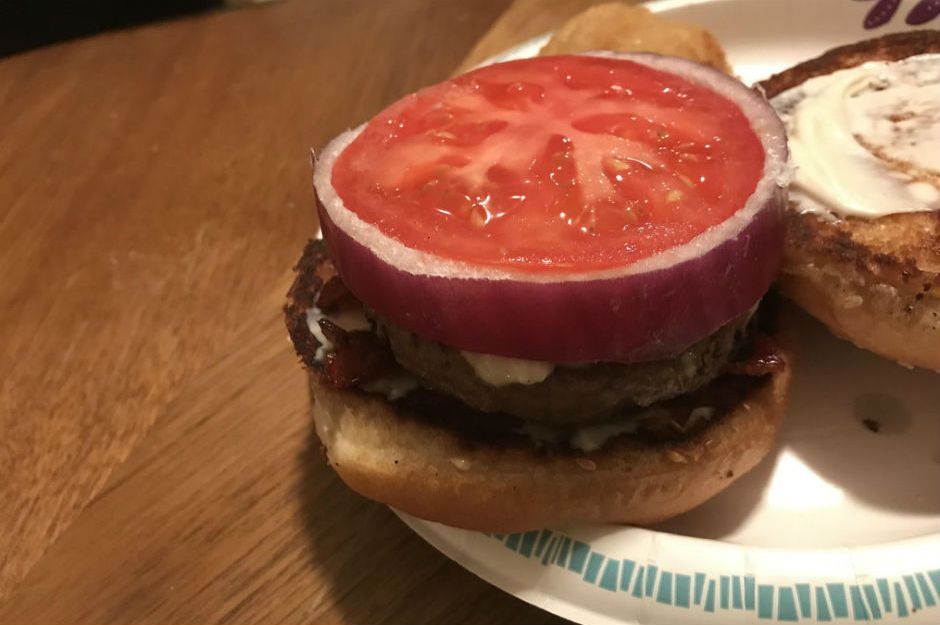 https://www.reddit.com/r/Perfectfit/comments/811iub/perfectly_sliced_burger_toppings/ | reddit
