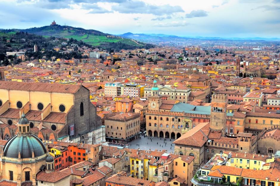 https://d3atagt0rnqk7k.cloudfront.net/wp-content/uploads/2016/09/19172547/bologna-italy-1280x800.jpg |