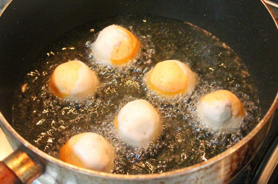 http://honeybeesweets88.blogspot.com/2015/03/taro-cum-sweet-potato-glutinous-balls.html |honeybeesweets88.blogspot.com