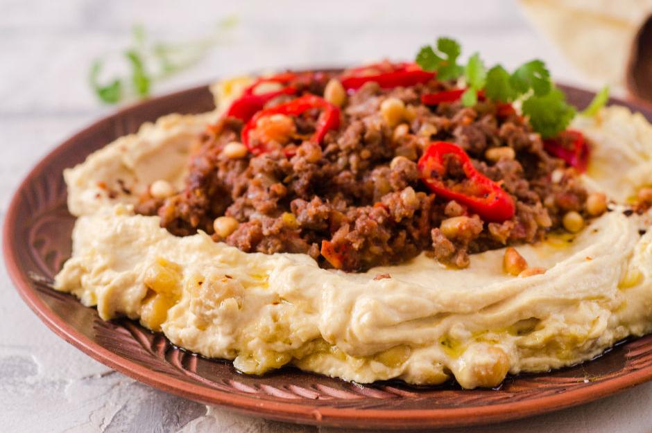https://yemek.com/tarif/kiymali-humus/ | Kıymalı Humus Tarifi 