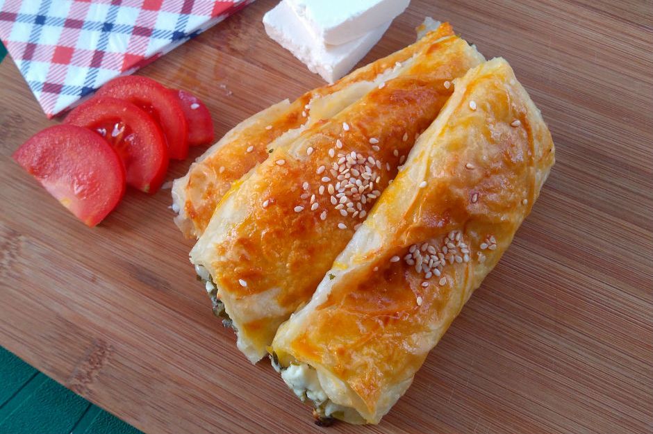 Peynirli Rulo Börek Tarifi, Nasıl Yapılır? - Yemek.com
