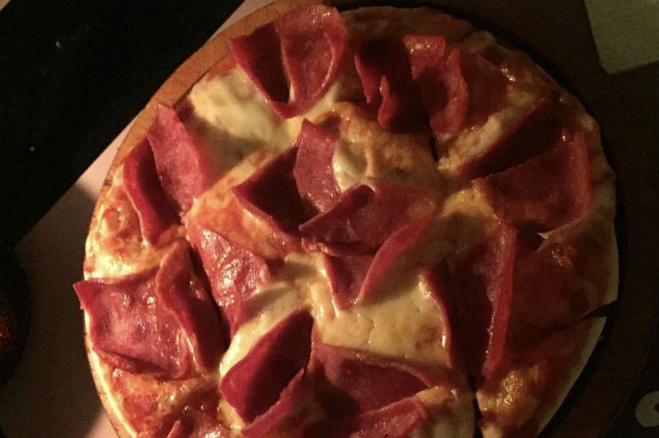 Mum Işığında Pizza Keyfi Dilim Pizza