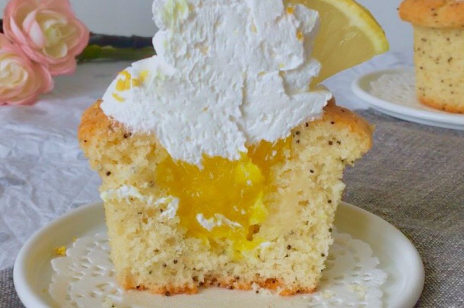 https://yemek.com/tarif/limon-dolgulu-cupcake/ | Limon Dolgulu Cupcake Tarifi
