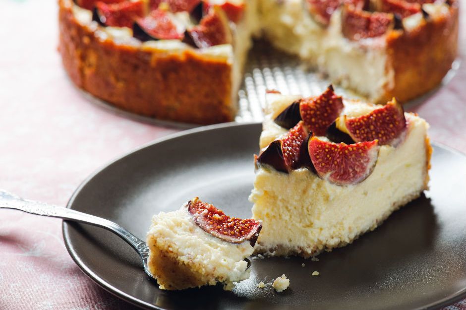 https://yemek.com/tarif/incirli-cheesecake/ | İncirli Cheesecake Tarifi