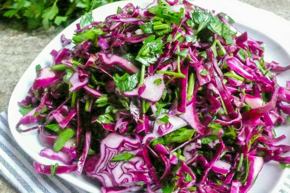 https://www.akitcheninistanbul.com/recipe/red-cabbage-salad/red-cabbage-salad-3-of-3/ |akitcheninistanbul.com