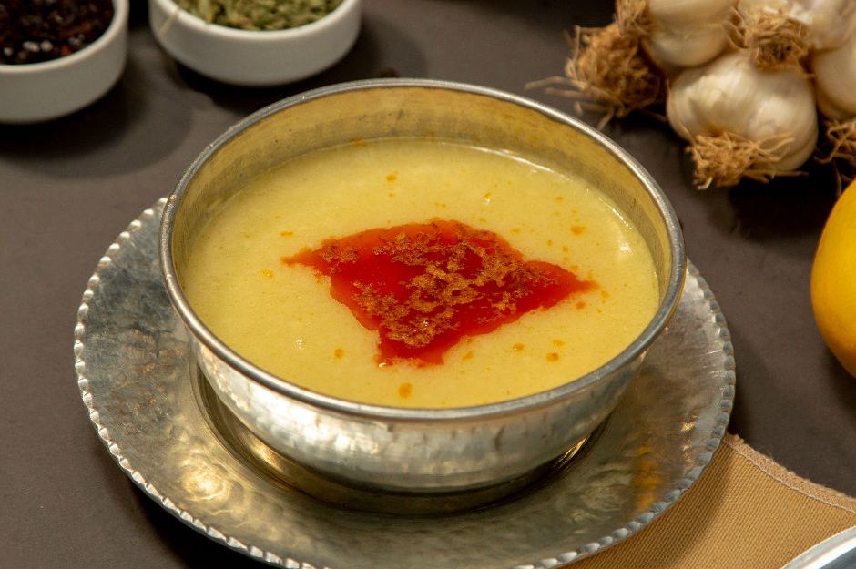 https://yemek.com/tarif/lokanta-usulu-sari-mercimek-corbasi/ | Lokanta Usulü Sarı Mercimek Çorbası Tarifi