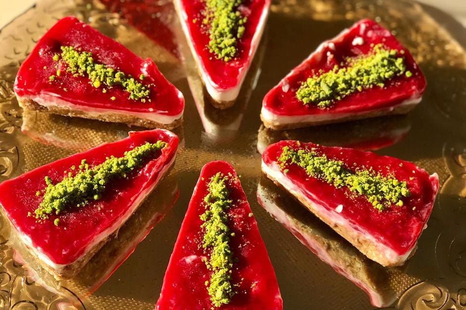 visneli-raw-cheesecake-tarifi