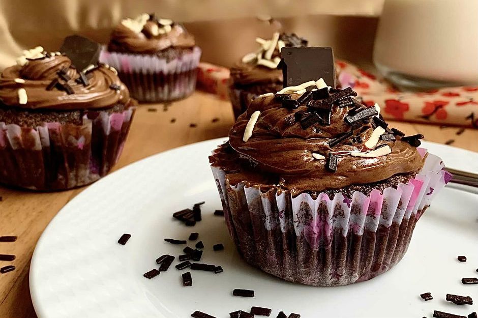https://yemek.com/tarif/cikolatali-cupcake-5/ | Çikolatalı Cupcake Tarifi