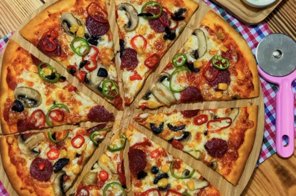 Ev Yapımı Pizza Tarifi, Nasıl Yapılır?
