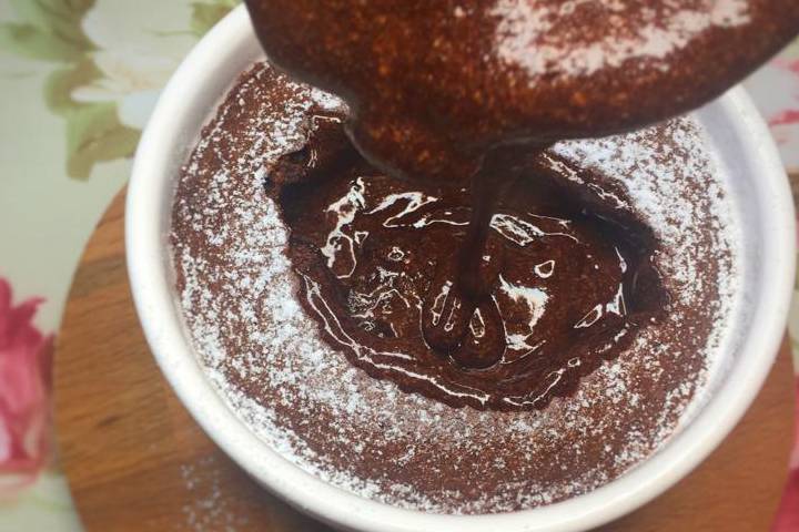 https://yemek.com/tarif/cikolatasi-bol-sufle/ | Çikolatası Bol Sufle Tarifi