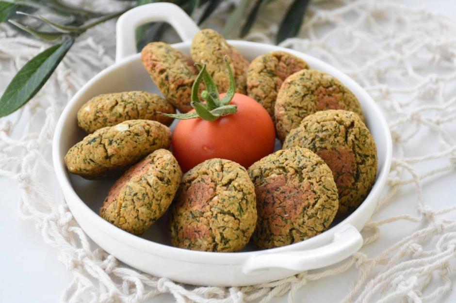 https://yemek.com/tarif/diyet-falafel/ | Diyet Falafel Tarifi