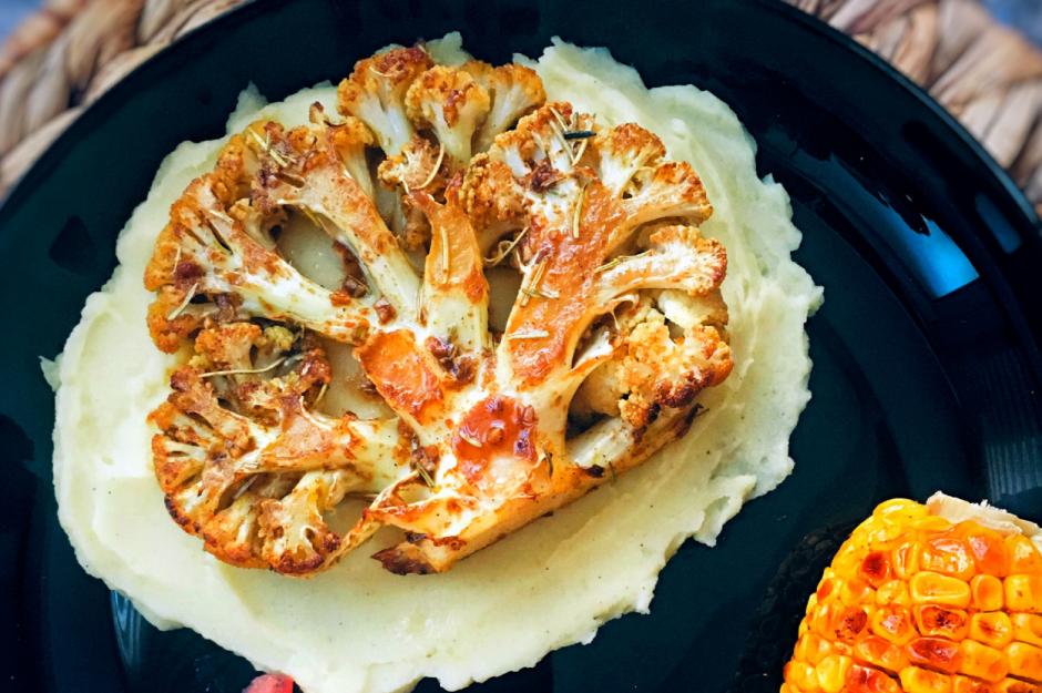 https://yemek.com/tarif/karnabahar-steak/ | Karnabahar Steak Tarifi