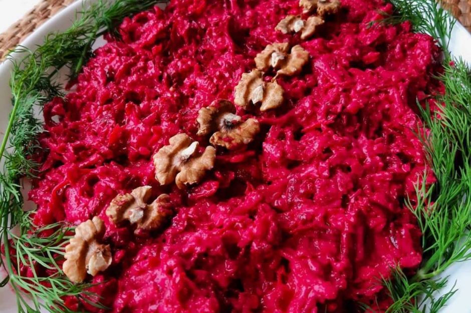 Pancarlı Yoğurtlu Kereviz Salatası Tarifi, Nasıl Yapılır?