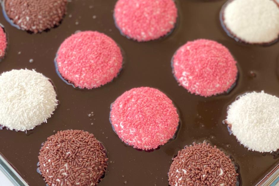 https://yemek.com/tarif/borcamda-marshmallow-tatlisi/ | Borcamda Marshmallow Tatlısı Tarifi