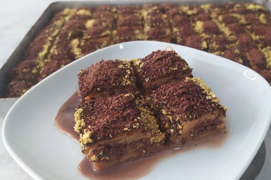 https://yemek.com/tarif/soguk-baklava/ | Soğuk Baklava Tarifi