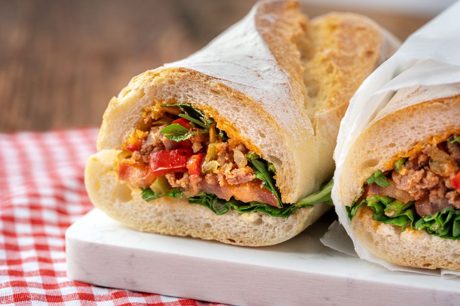 Hamur Açma Derdi Yok: Lahmacun Sandviç