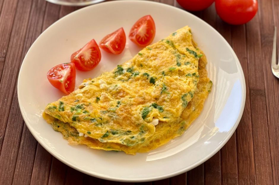Tek Başına Kahvaltı: Börek Tadında Omlet