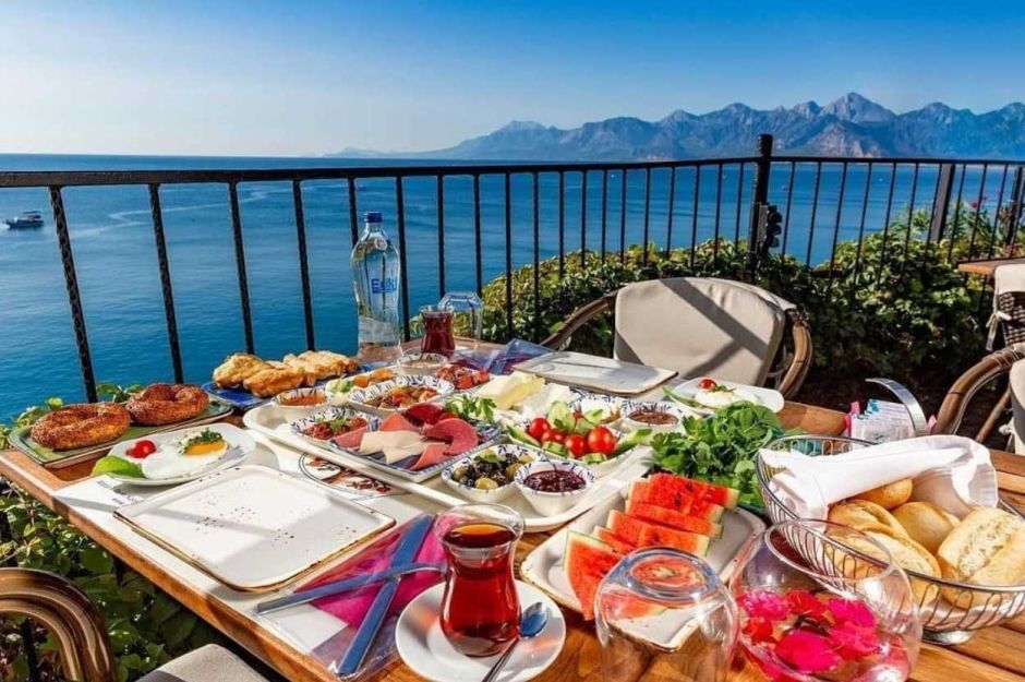 Antalya Kahvaltı Mekanları: Antalya'daki En İyi 10 Kahvaltıcı