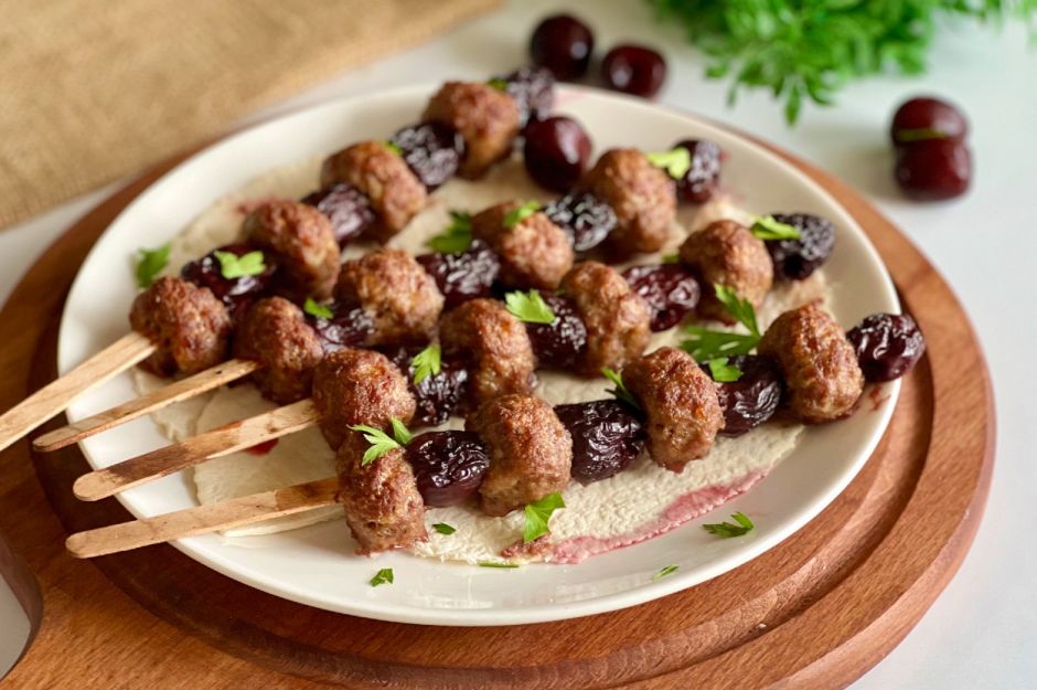 Şaşırtan Tarif: Kiraz Kebabı