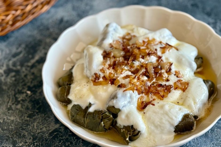 İçi Bulgur Dolu: Kiraz Yaprağı Sarması