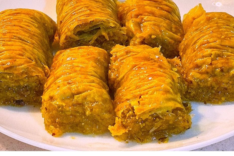 Bayram Sofralarına: Fıstıklı Sarma Baklava