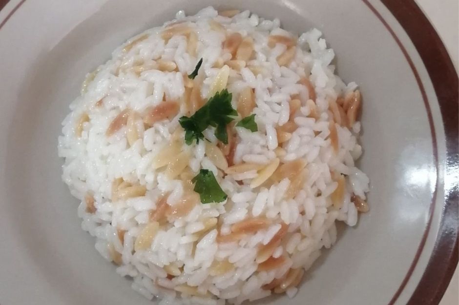 Dilara'nın Tarifi: Arpa Şehriyeli Pirinç Pilavı
