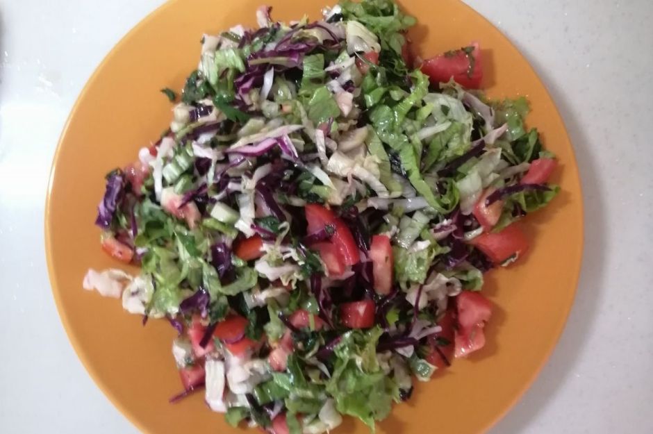 Dilara'nın Tarifi: Mevsim Salatası