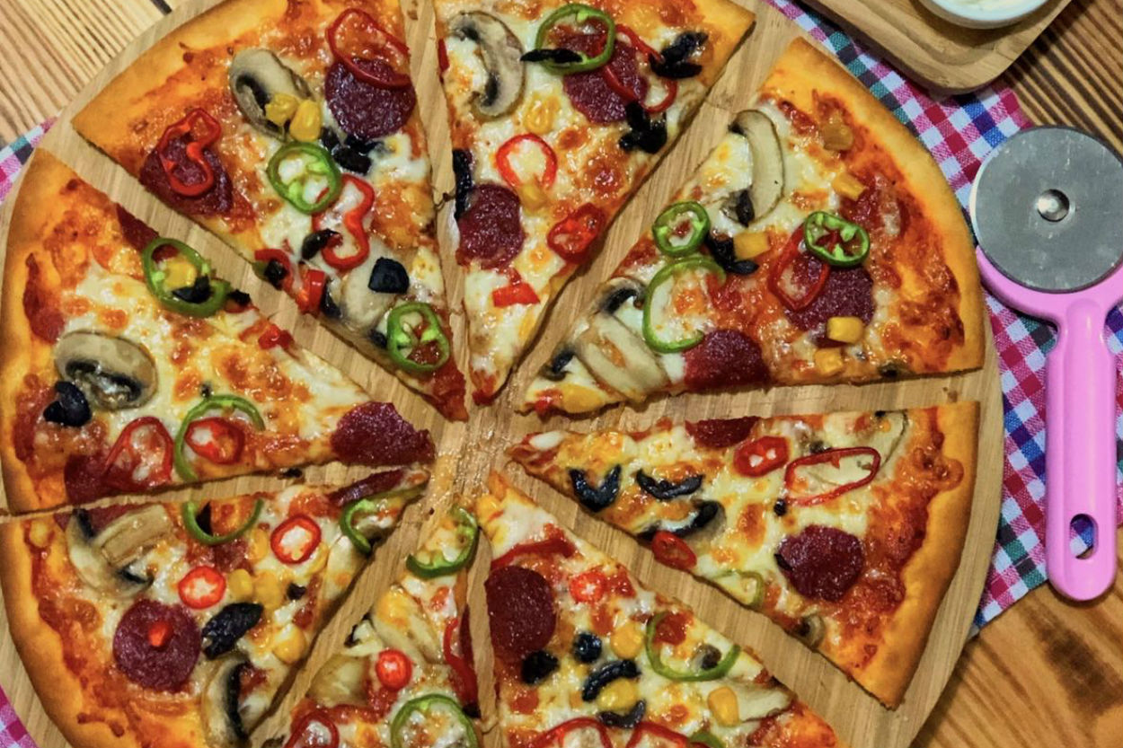 Ev Yapımı Pizza Tarifi, Nasıl Yapılır? - Yemek.com