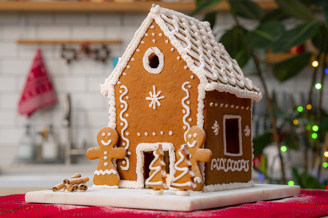 Zencefilli Kurabiye Ev (Gingerbread House) Tarifi, Nasıl Yapılır? (Videolu-Resimli) - Yemek.com