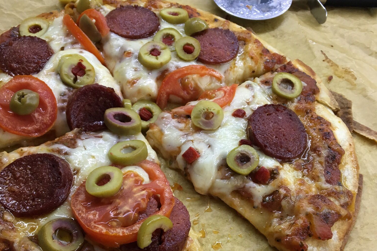 Pratik Lavaş Pizza Tarifi, Nasıl Yapılır?