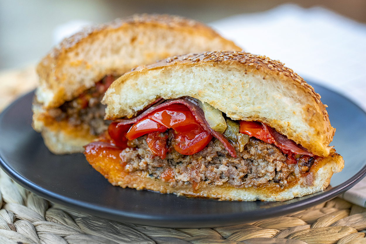 Ekspres Kuru Etli Acılı Burger Tarifi, Nasıl Yapılır? (Videolu) Yemek